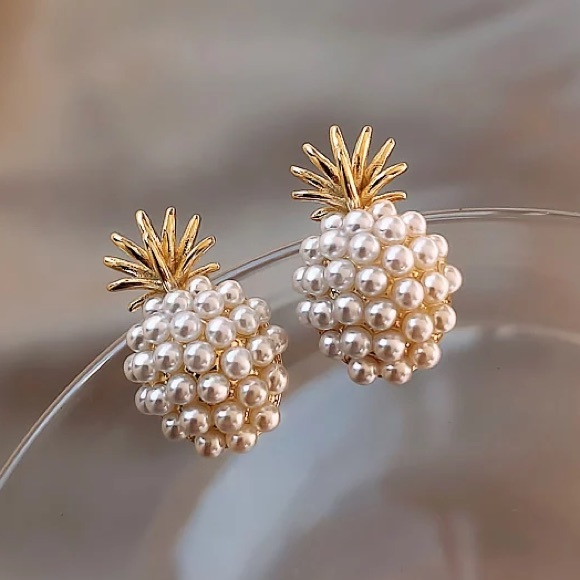 New⚡️ Pineapple Gold Pearl Stud Earrings - Picture 1 of 6